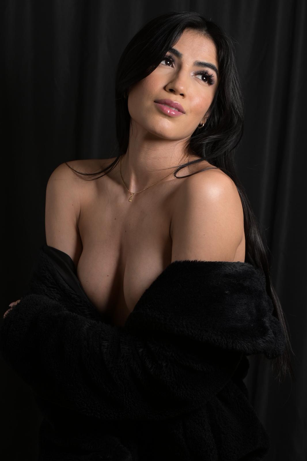 Escort - NIKI - Ibiza Tops